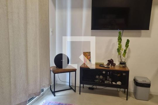 Sala/Quarto de apartamento para alugar com 1 quarto, 32m² em Pompeia, São Paulo