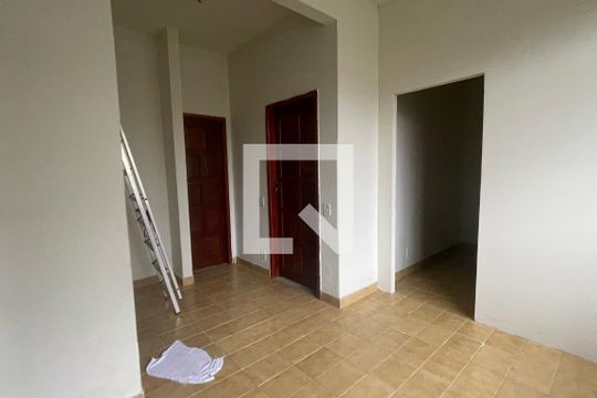 Sala de casa para alugar com 2 quartos, 200m² em Jardim Primavera, Duque de Caxias