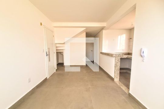 Apartamento à venda com 2 quartos, 61m² em Esplanada, Belo Horizonte