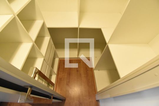 Quarto de apartamento à venda com 1 quarto, 60m² em Pilarzinho, Curitiba