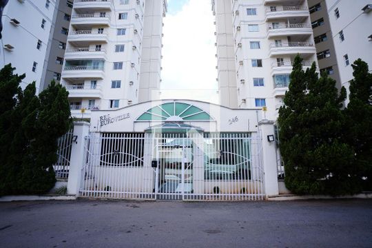Apartamento à venda com 2 quartos, 70m² em Chácaras Alto da Glória, Goiânia