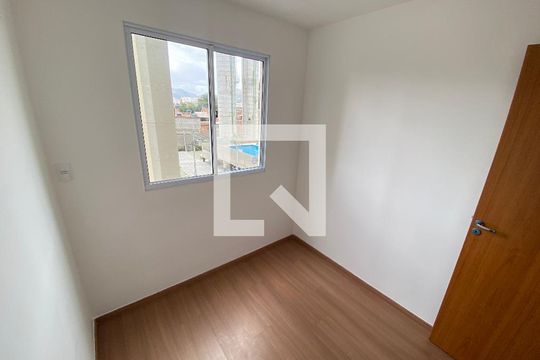 Apartamento para alugar com 2 quartos, 40m² em Del Castilho, Rio de Janeiro