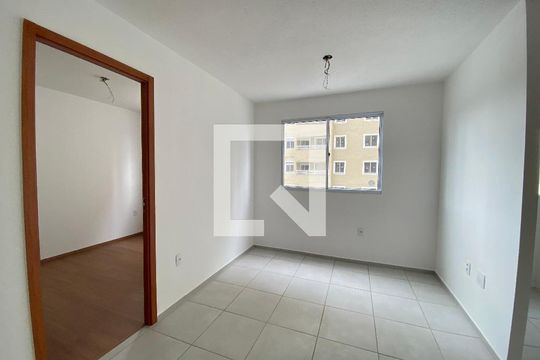 Apartamento para alugar com 2 quartos, 40m² em Del Castilho, Rio de Janeiro