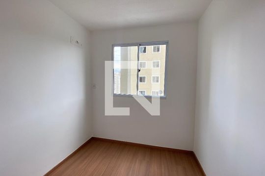 Apartamento para alugar com 2 quartos, 40m² em Del Castilho, Rio de Janeiro