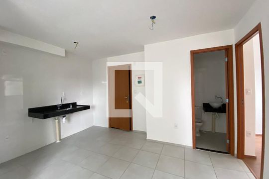 Apartamento para alugar com 2 quartos, 40m² em Del Castilho, Rio de Janeiro