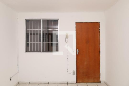 Sala de apartamento para alugar com 2 quartos, 80m² em Jardim Laura, Ferraz de Vasconcelos
