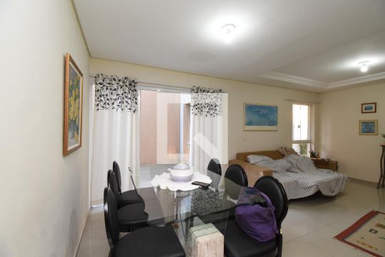 Sala de casa de condomínio à venda com 3 quartos, 120m² em Cachoeira, Curitiba