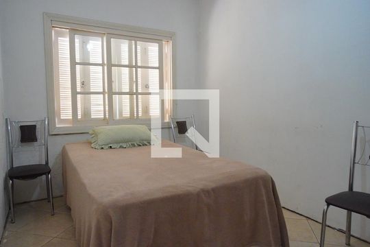 Suite 1 primeiro piso de casa para alugar com 3 quartos, 325m² em Parque Santa Fé, Porto Alegre