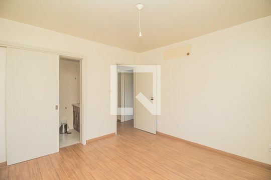 Quarto 1 de apartamento à venda com 3 quartos, 110m² em Moinhos de Vento, Porto Alegre