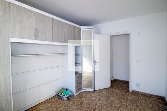 Quarto 1 de apartamento à venda com 2 quartos, 64m² em Cordovil, Rio de Janeiro