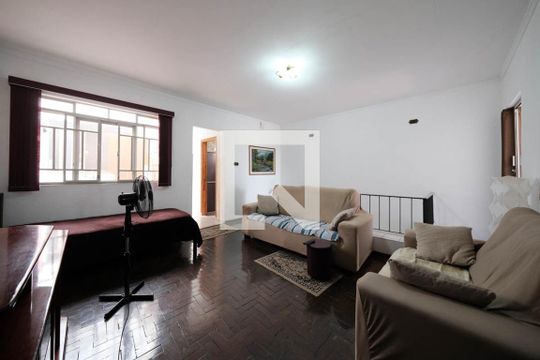 Casa à venda com 1 quarto, 120m² em Vila Mesquita, São Paulo