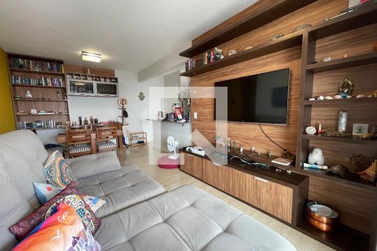 Sala de apartamento para alugar com 3 quartos, 77m² em Jardim Esmeralda, São Paulo