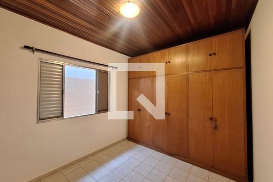 Quarto de casa à venda com 3 quartos, 182m² em Planalto Paulista, São Paulo