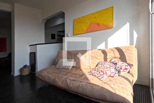 Quarto e Sala de kitnet/studio para alugar com 1 quarto, 24m² em Aparecida, Santos
