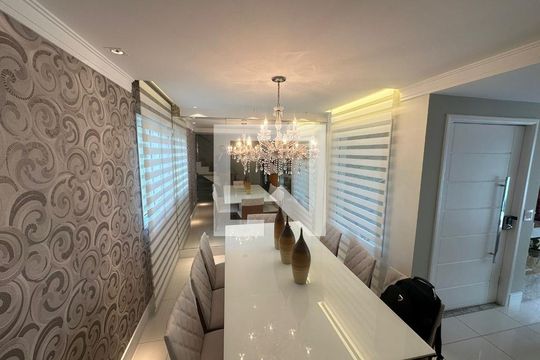 Sala de casa à venda com 4 quartos, 320m² em Tremembé, São Paulo