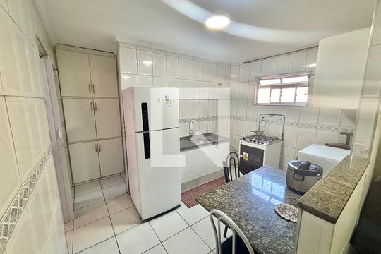 Cozinha de apartamento à venda com 2 quartos, 48m² em Conjunto Habitacional Padre Manoel da Nobrega, São Paulo