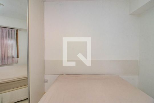 Suíte de apartamento à venda com 2 quartos, 77m² em Bela Vista, Porto Alegre
