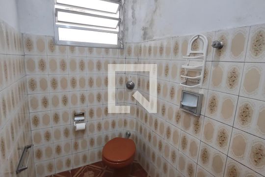Banheiro de casa à venda com 2 quartos, 135m² em Santa Paula, São Caetano do Sul