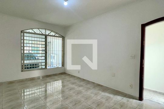 Sala de casa para alugar com 3 quartos, 240m² em Vila Madalena, São Paulo