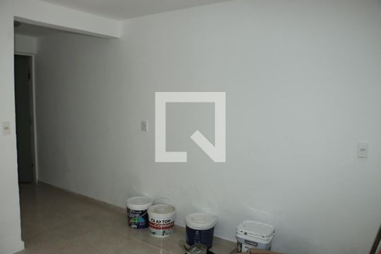 Corredor de casa para alugar com 1 quarto, 85m² em Granja Carolina, Cotia