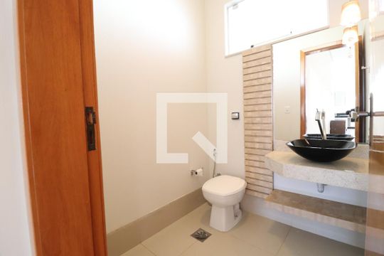 Lavabo de casa de condomínio para alugar com 3 quartos, 210m² em Laranjeiras, Uberlândia