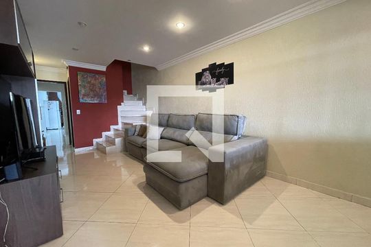 Sala de casa de condomínio à venda com 4 quartos, 150m² em Jardim Alvorada (Butantã), São Paulo