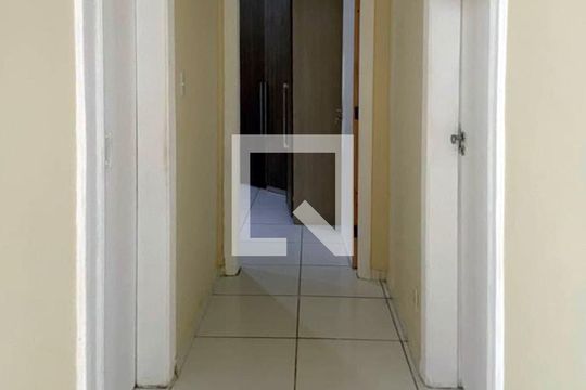 Corredor para os Quartos e o Banheiro Social de apartamento para alugar com 2 quartos, 80m² em Pompéia, Santos