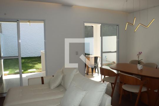 Casa de Condomínio para alugar com 3 quartos, 103m² em Caiapia, Cotia