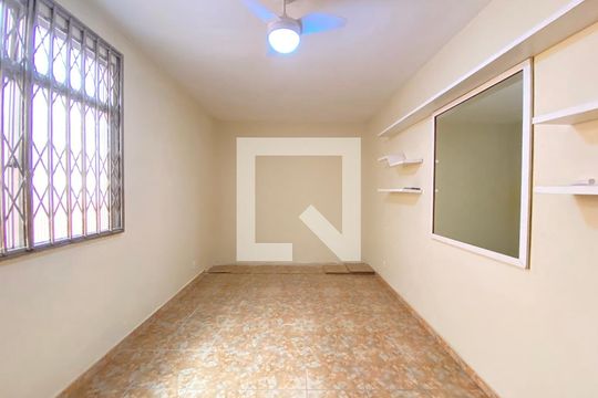 Casa à venda com 4 quartos, 400m² em Del Castilho, Rio de Janeiro