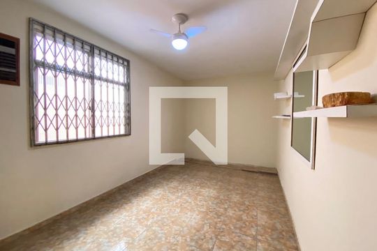 Casa à venda com 4 quartos, 400m² em Del Castilho, Rio de Janeiro