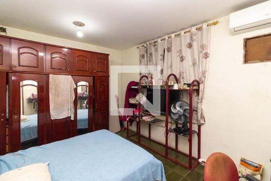 Quarto 1 de casa à venda com 4 quartos, 225m² em Realengo, Rio de Janeiro