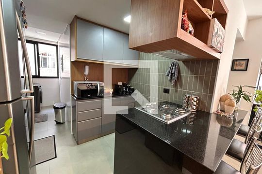 Cozinha de apartamento à venda com 2 quartos, 63m² em Santo Antônio, Belo Horizonte