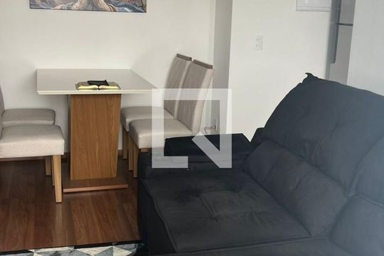 Sala de apartamento para alugar com 2 quartos, 56m² em Jardim Recanto Suave, Cotia