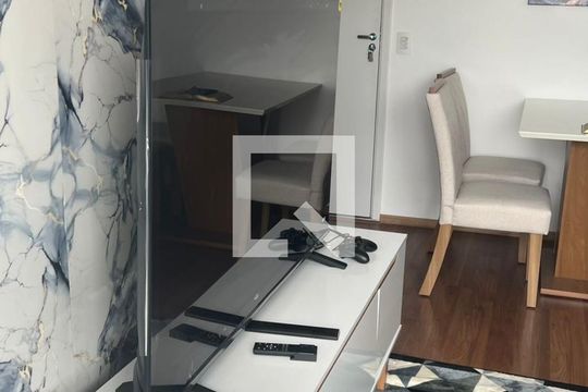 Sala de apartamento para alugar com 2 quartos, 56m² em Jardim Recanto Suave, Cotia