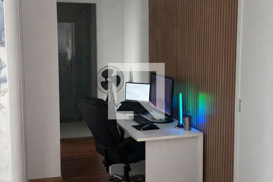 Sala de apartamento para alugar com 2 quartos, 56m² em Jardim Recanto Suave, Cotia