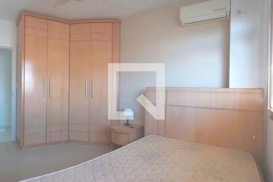 Quarto de apartamento para alugar com 2 quartos, 87m² em Canto, Florianópolis