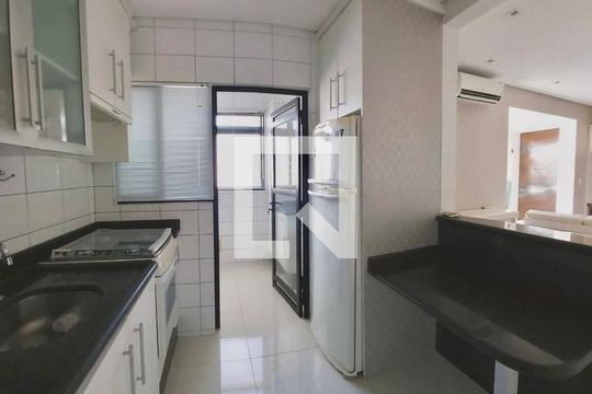 Cozinha de apartamento para alugar com 2 quartos, 87m² em Canto, Florianópolis