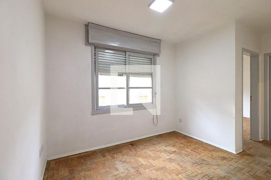Sala de apartamento para alugar com 2 quartos, 50m² em Passo D’areia, Porto Alegre