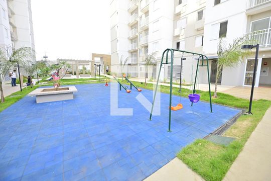 Apartamento à venda com 3 quartos, 68m² em Fazenda Crimeia Caveiras, Goiânia