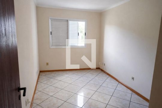 Quarto de apartamento para alugar com 3 quartos, 91m² em Pantanal, Florianópolis