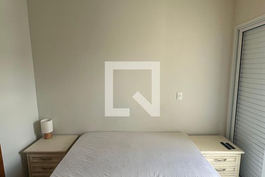 Quarto de kitnet/studio à venda com 1 quarto, 30m² em Jardim Sabara, São Paulo