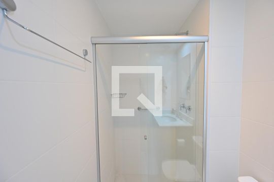 Banheiro Social de kitnet/studio à venda com 1 quarto, 27m² em Mirandópolis, São Paulo