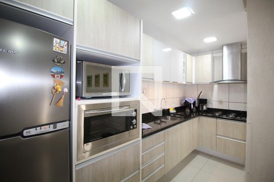 Sala/Cozinha de casa à venda com 3 quartos, 492m² em Vila Jardim, Porto Alegre