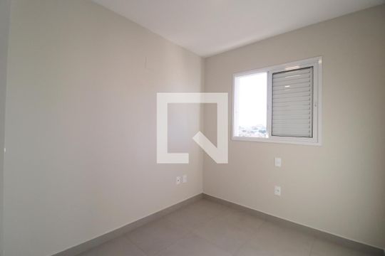 Sala de TV de apartamento para alugar com 2 quartos, 79m² em Santa Mônica, Uberlândia