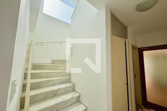 Sala de casa para alugar com 4 quartos, 400m² em Santo Amaro, São Paulo
