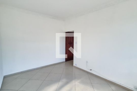 Sala de apartamento para alugar com 2 quartos, 74m² em Vista Alegre, Rio de Janeiro