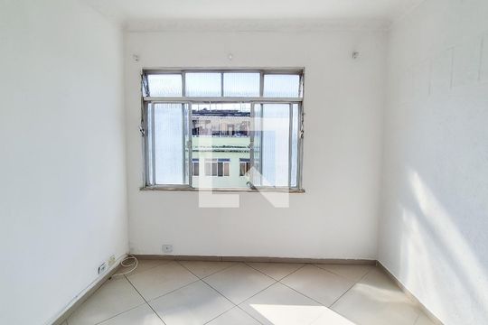 Sala de apartamento para alugar com 2 quartos, 74m² em Vista Alegre, Rio de Janeiro