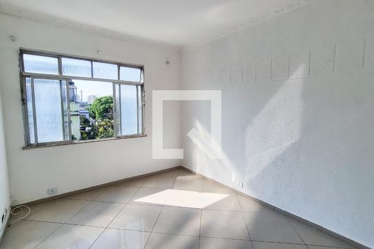 Sala de apartamento para alugar com 2 quartos, 74m² em Vista Alegre, Rio de Janeiro