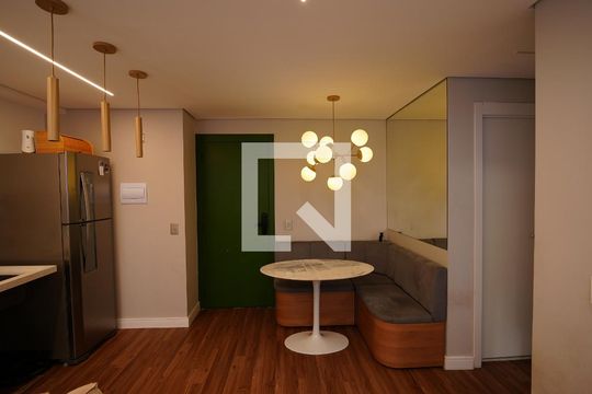 Sala de apartamento à venda com 2 quartos, 40m² em Jardim, Santo André