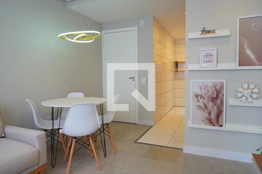 Sala de apartamento à venda com 2 quartos, 43m² em Hípica, Porto Alegre